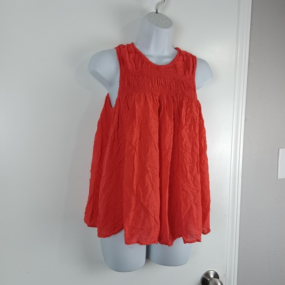 GAP Tank Top Womens XS Red Smocked Sleeveless Swiss Dot Textured Flowy Summer - Picture 2 of 16